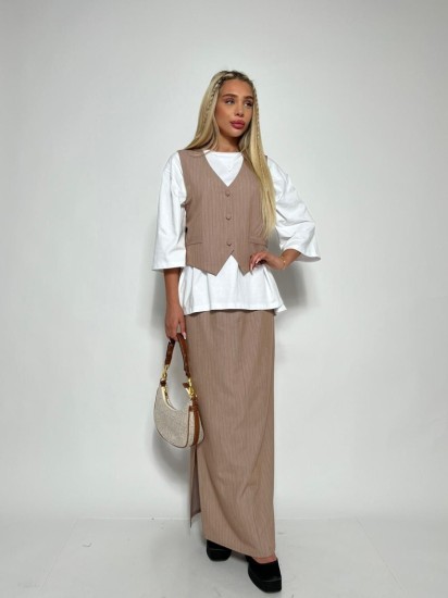 חליפה מחויטת וסט